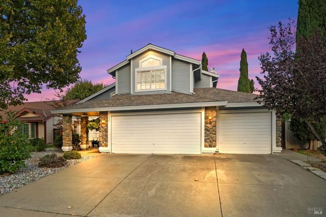 395 Marna Dr, Vacaville, CA 95687