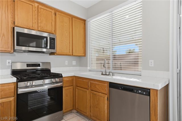 9221 Valador Avenue, Las Vegas, NV 89129