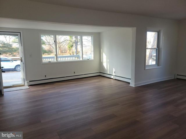 239 J ST, Carneys Point, NJ 08069