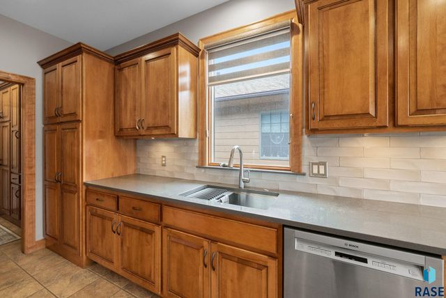 2603 S Big Timber Pl Place, Sioux Falls, SD 57105