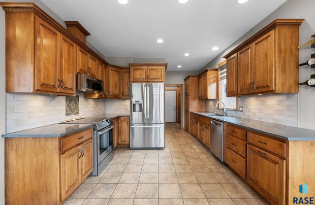 2603 S Big Timber Pl Place, Sioux Falls, SD 57105