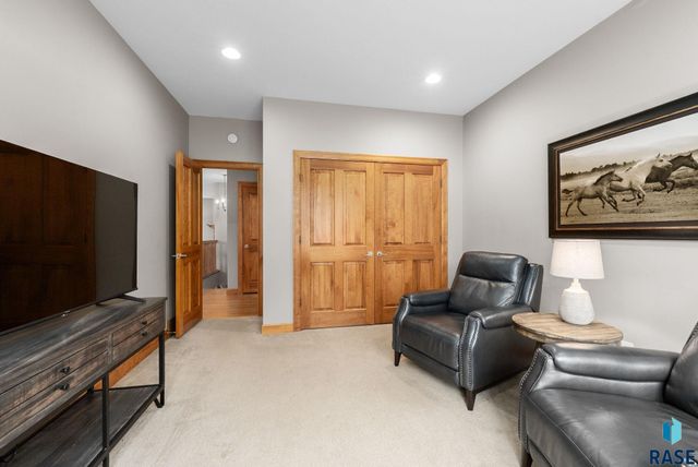 2603 S Big Timber Pl Place, Sioux Falls, SD 57105