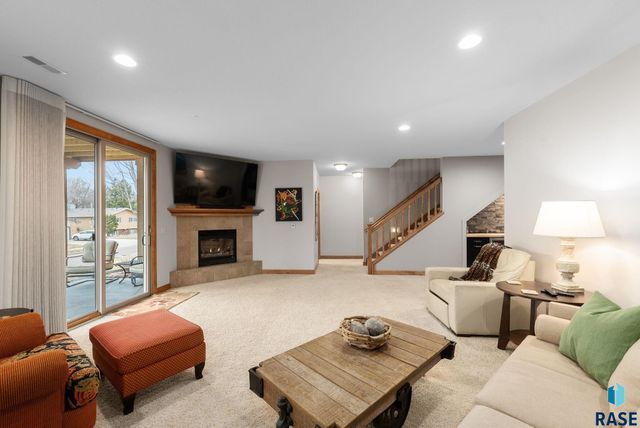 2603 S Big Timber Pl Place, Sioux Falls, SD 57105