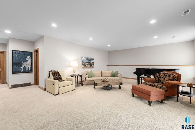 2603 S Big Timber Pl Place, Sioux Falls, SD 57105