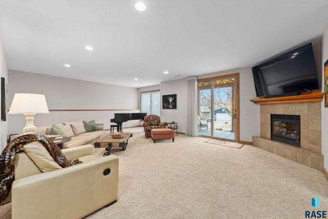 2603 S Big Timber Pl Place, Sioux Falls, SD 57105