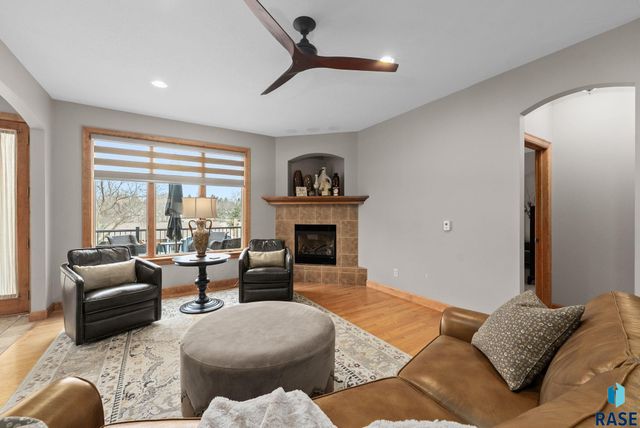 2603 S Big Timber Pl Place, Sioux Falls, SD 57105