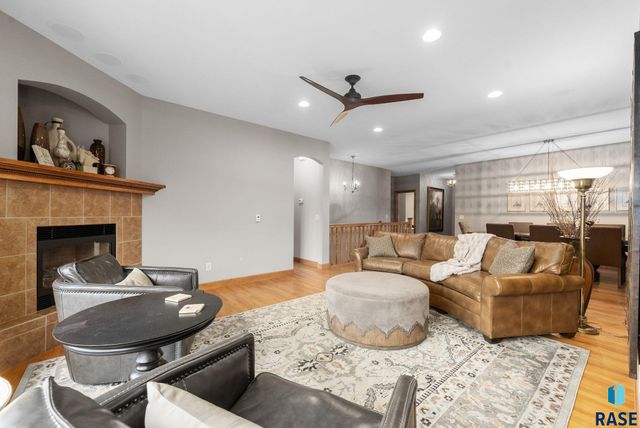 2603 S Big Timber Pl Place, Sioux Falls, SD 57105