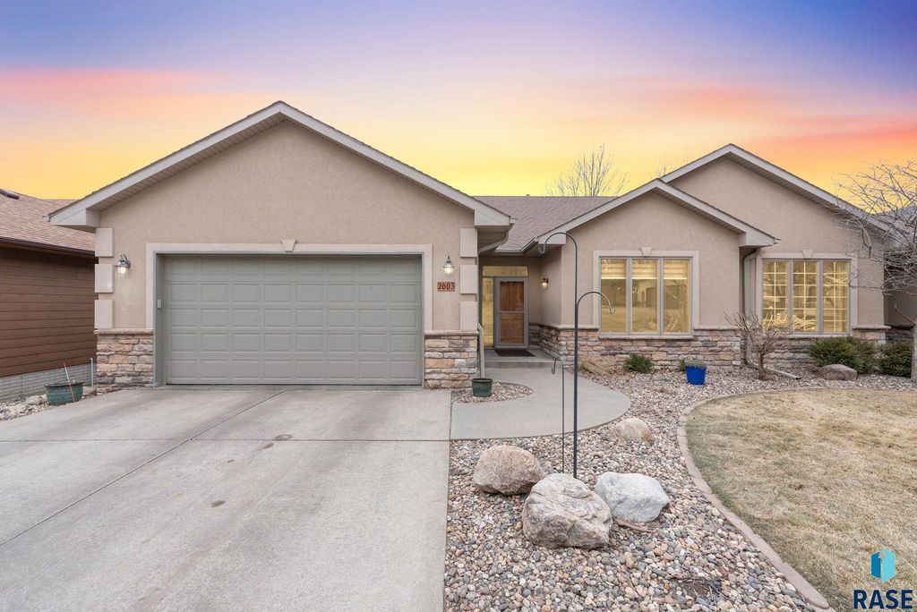 2603 S Big Timber Pl Place, Sioux Falls, SD 57105