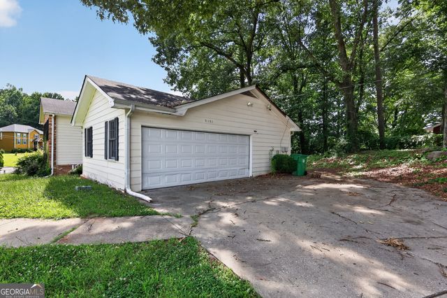 5151 Tara Creek Drive, Ellenwood, GA 30294