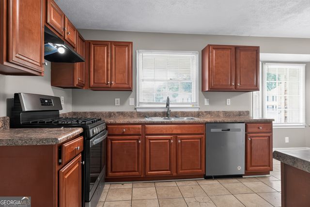 5151 Tara Creek Drive, Ellenwood, GA 30294