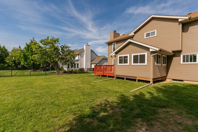 4608 WILLOW WOOD Court, Davenport, IA 52807