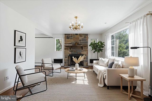 4728 GROVES LN, Fairfax, VA 22030