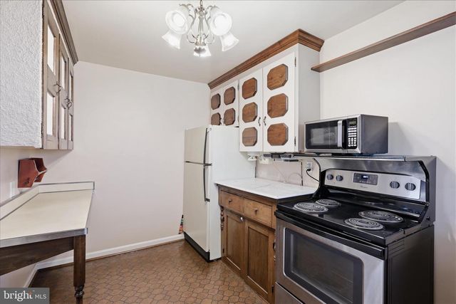 4728 GROVES LN, Fairfax, VA 22030