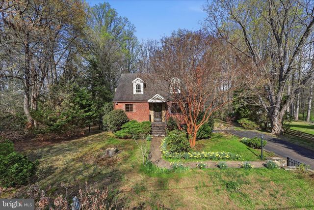 4728 GROVES LN, Fairfax, VA 22030
