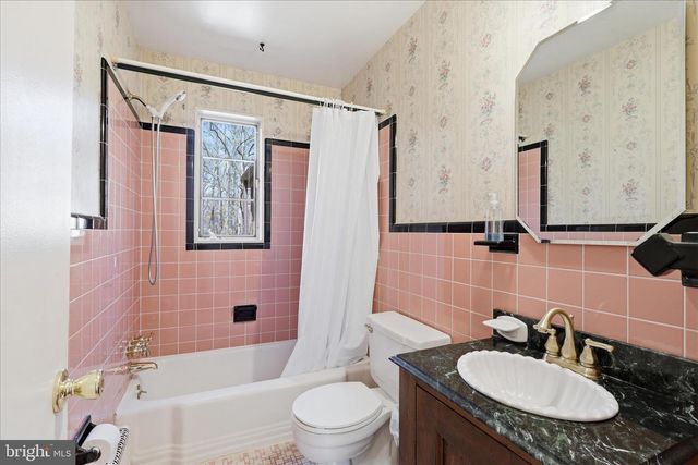 4728 GROVES LN, Fairfax, VA 22030