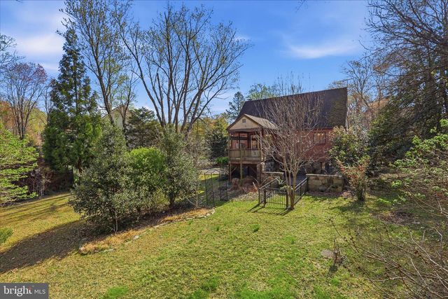 4728 GROVES LN, Fairfax, VA 22030