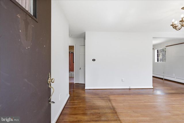 4728 GROVES LN, Fairfax, VA 22030