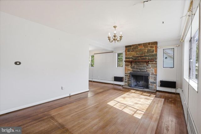 4728 GROVES LN, Fairfax, VA 22030