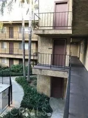 8505 Columbus Avenue 211, North Hills, CA 91343