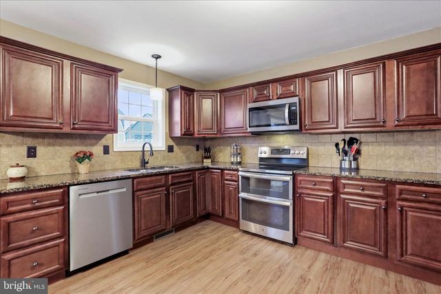 9337 LINDALE AVE, Greencastle, PA 17225