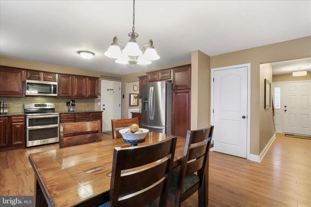 9337 LINDALE AVE, Greencastle, PA 17225