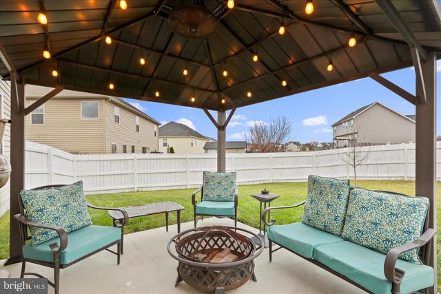 9337 LINDALE AVE, Greencastle, PA 17225