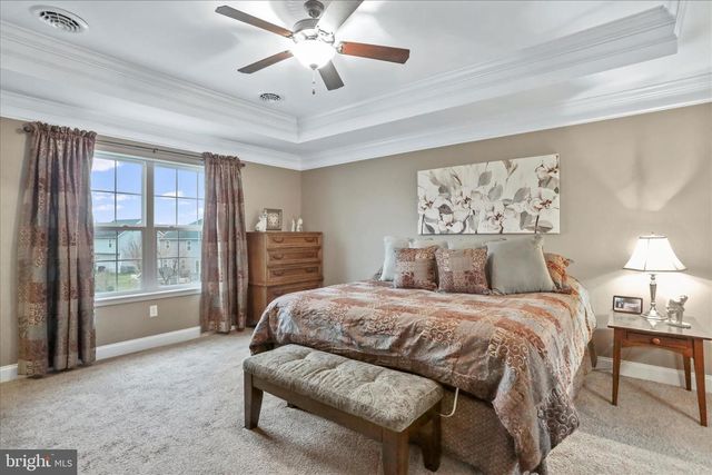 9337 LINDALE AVE, Greencastle, PA 17225