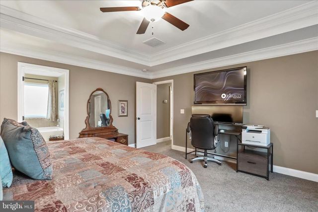 9337 LINDALE AVE, Greencastle, PA 17225