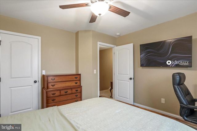 9337 LINDALE AVE, Greencastle, PA 17225