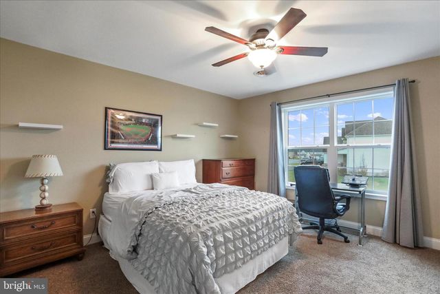 9337 LINDALE AVE, Greencastle, PA 17225