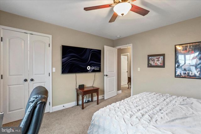 9337 LINDALE AVE, Greencastle, PA 17225