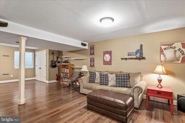 9337 LINDALE AVE, Greencastle, PA 17225