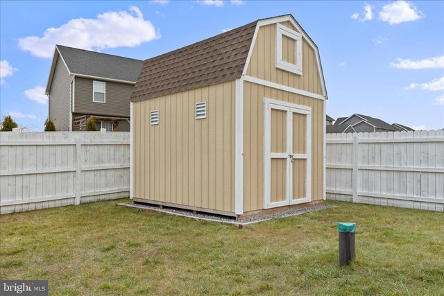 9337 LINDALE AVE, Greencastle, PA 17225