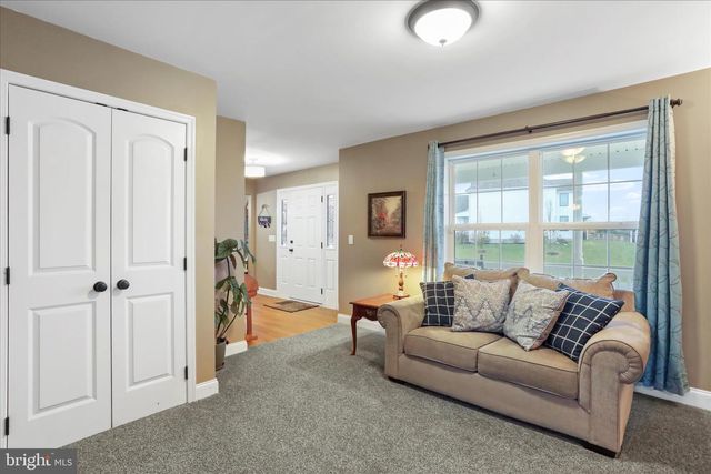 9337 LINDALE AVE, Greencastle, PA 17225