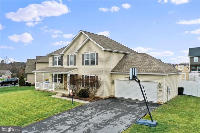 9337 LINDALE AVE, Greencastle, PA 17225