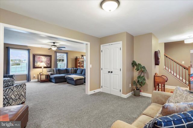 9337 LINDALE AVE, Greencastle, PA 17225