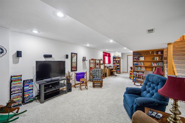 5143 69th Street, Urbandale, IA 50322