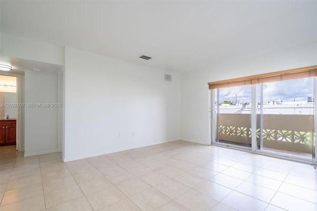14500 SW 88th Avenue 241, Palmetto Bay, FL 33176