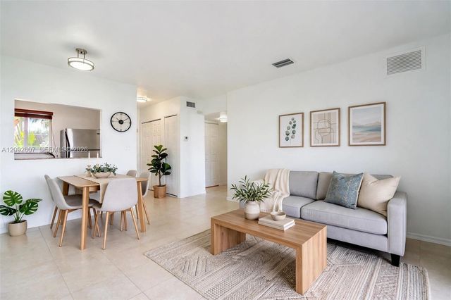 14500 SW 88th Avenue 241, Palmetto Bay, FL 33176