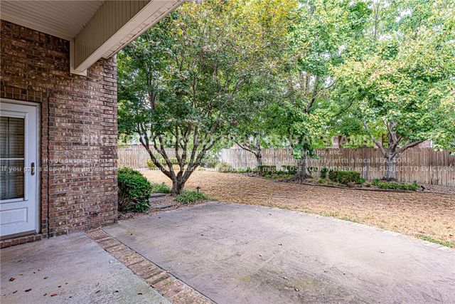 4003 NE Cadbury Avenue, Bentonville, AR 72712