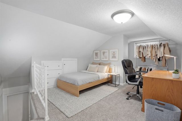 3221 E 12th Street, Des Moines, IA 50316