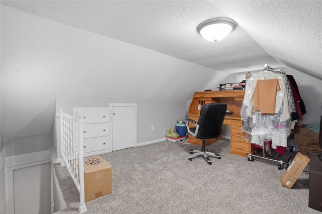 3221 E 12th Street, Des Moines, IA 50316