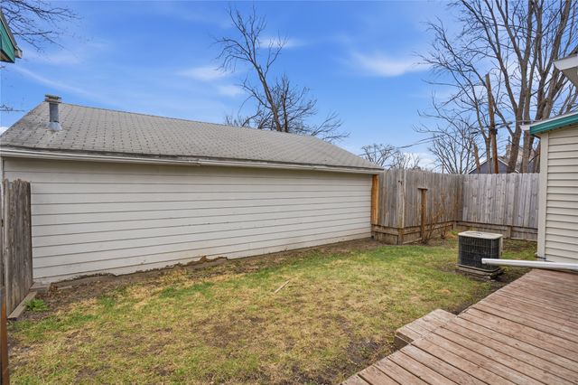 3221 E 12th Street, Des Moines, IA 50316