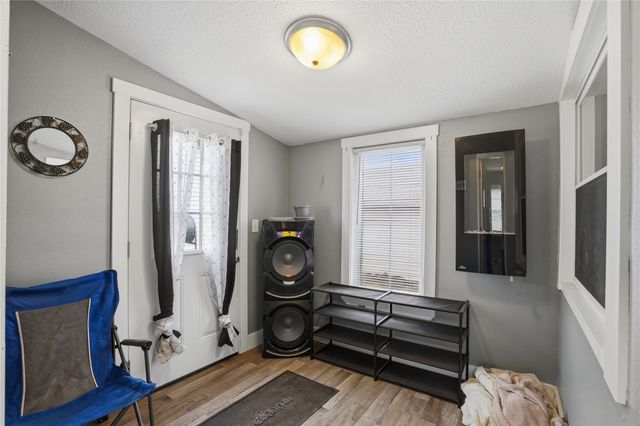 3221 E 12th Street, Des Moines, IA 50316