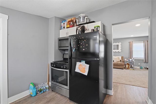 3221 E 12th Street, Des Moines, IA 50316