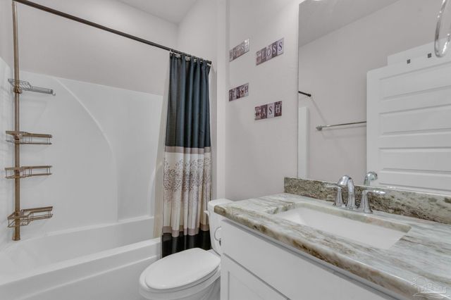 7057 Whitetail Run Dr, Pensacola, FL 32526
