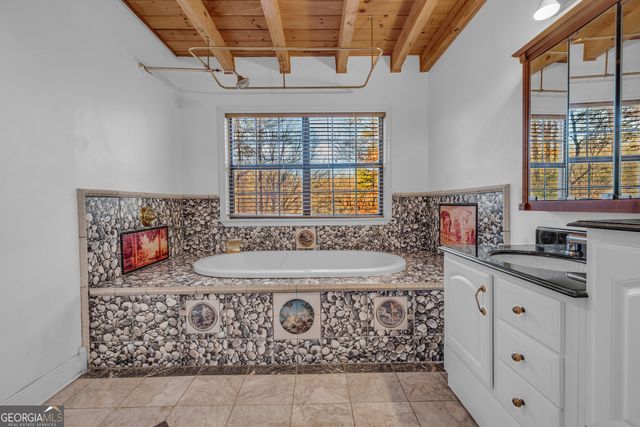 601 Beaver Lake Drive, Clarkesville, GA 30523