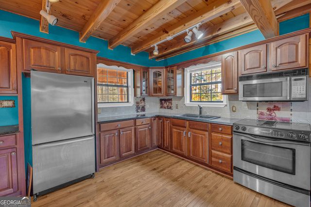 601 Beaver Lake Drive, Clarkesville, GA 30523