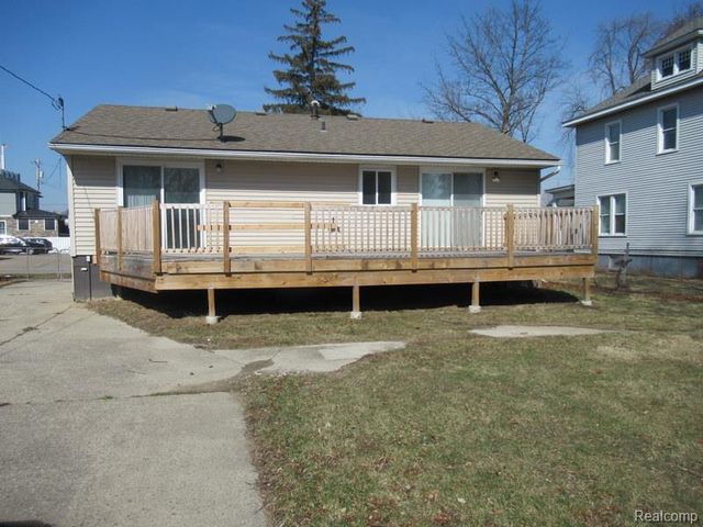 10 3rd Street, Mount Clemens, MI 48043