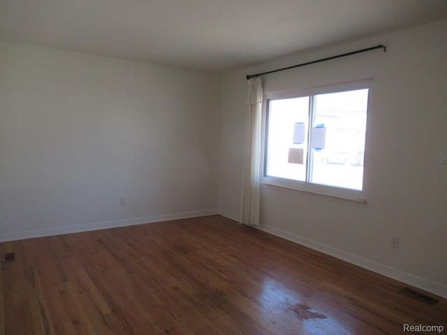 10 3rd Street, Mount Clemens, MI 48043